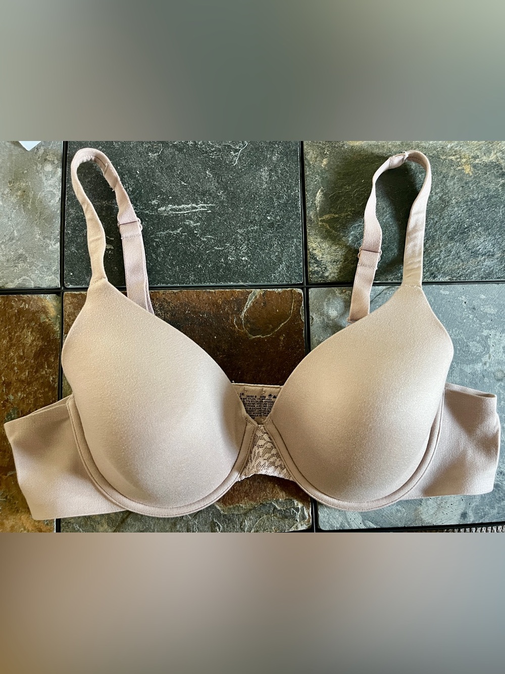 Bali Lace Trim Comfortflex Full Coverage Underwire Bra
3468 Size 38B Nude/beige